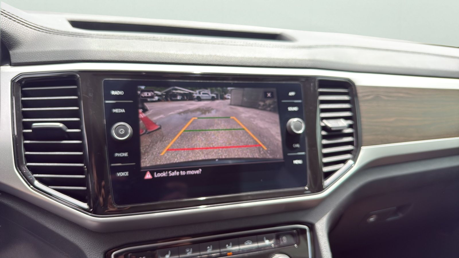 Used Car 2022 Volkswagen Atlas  2.0t Se W/technology For Sale Under $25,000 In Austin, Texas