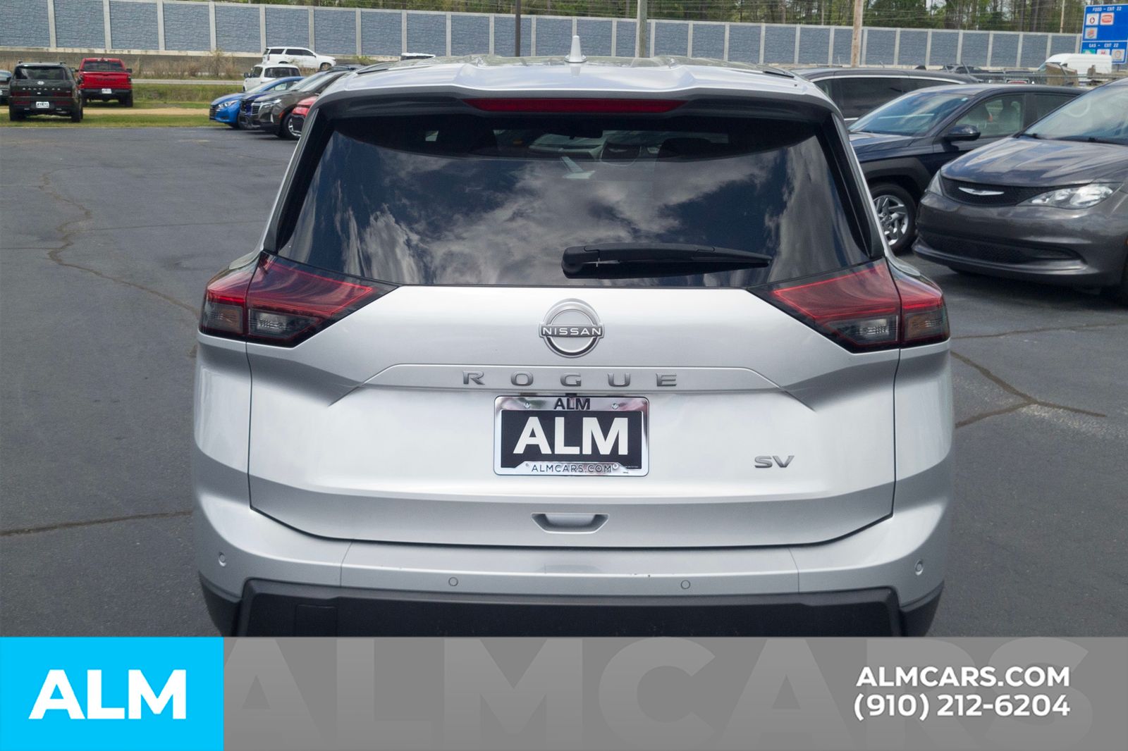 View vehicle photo 7