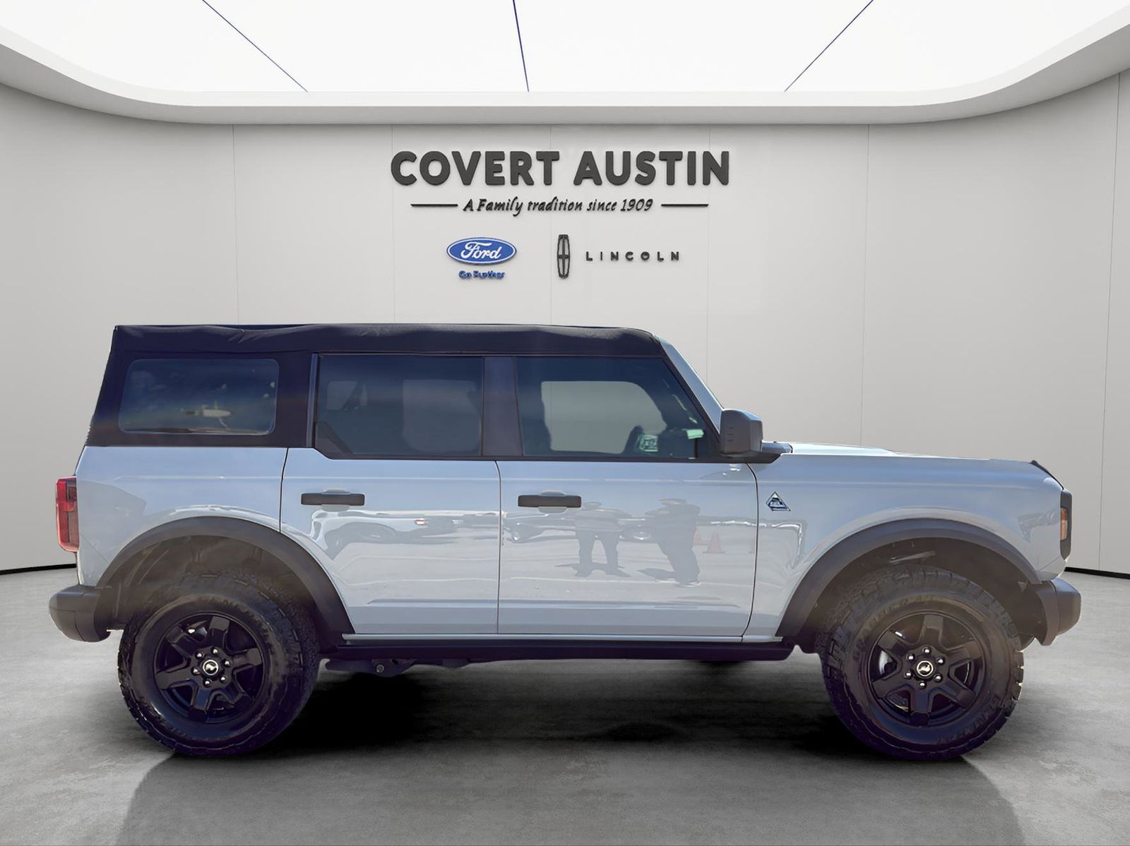 Used Car 2024 Ford Bronco  Black Diamond For Sale Under $50,000 In Austin, Texas