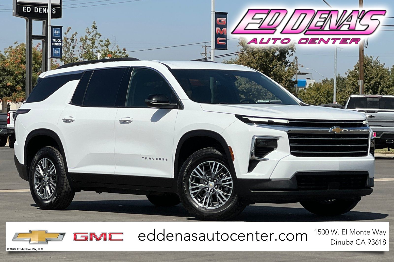 Summit White 2025 Chevrolet Traverse SUV / Crossover Front-Wheel Drive 8-Speed Automatic