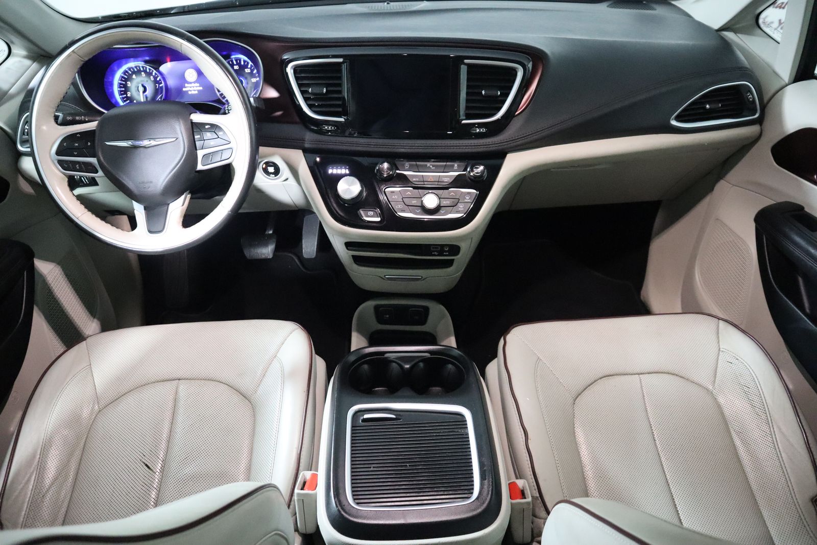 2020 Chrysler Pacifica Limited photo