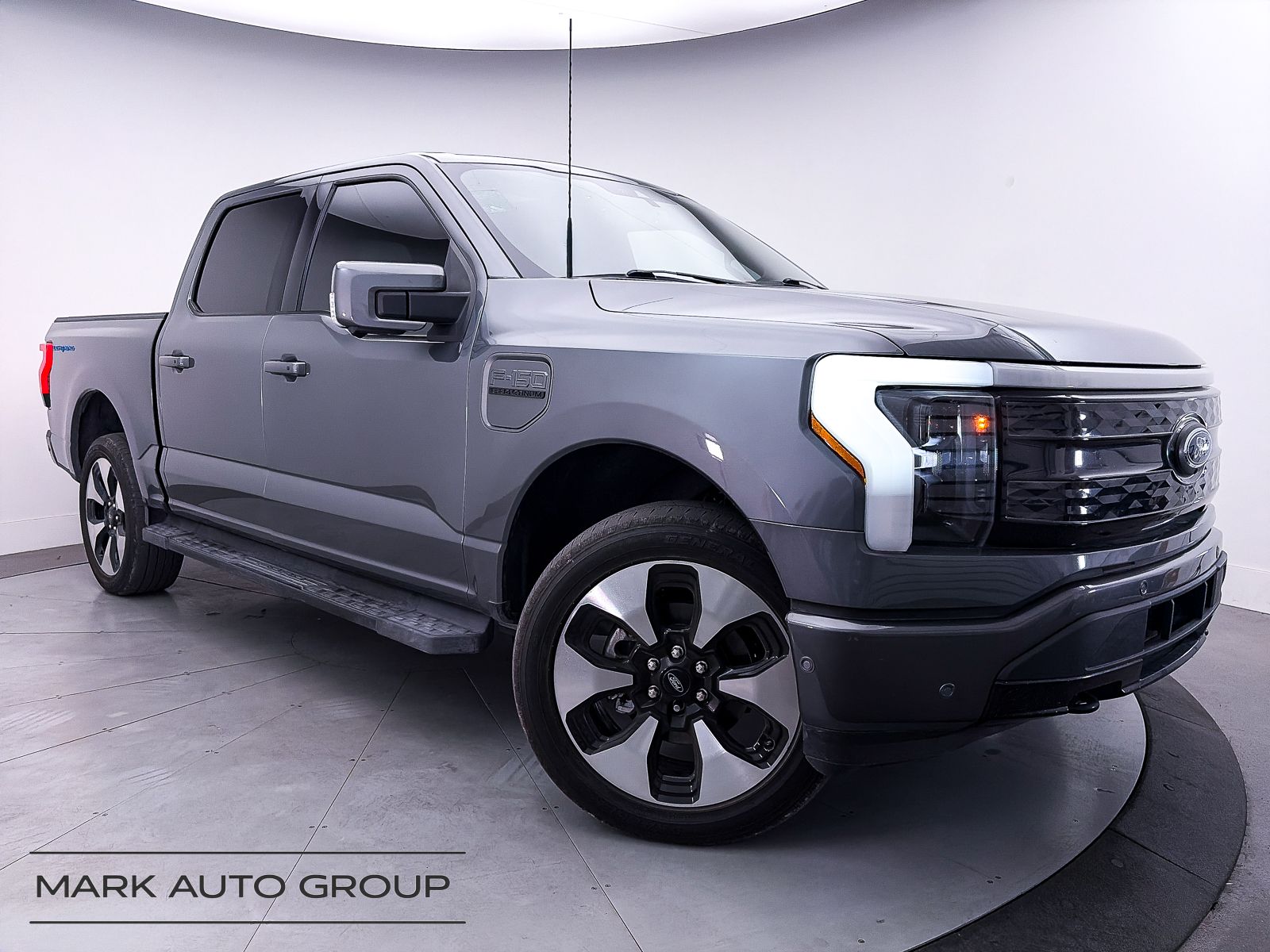 2023 Ford F-150 Lightning Platinum