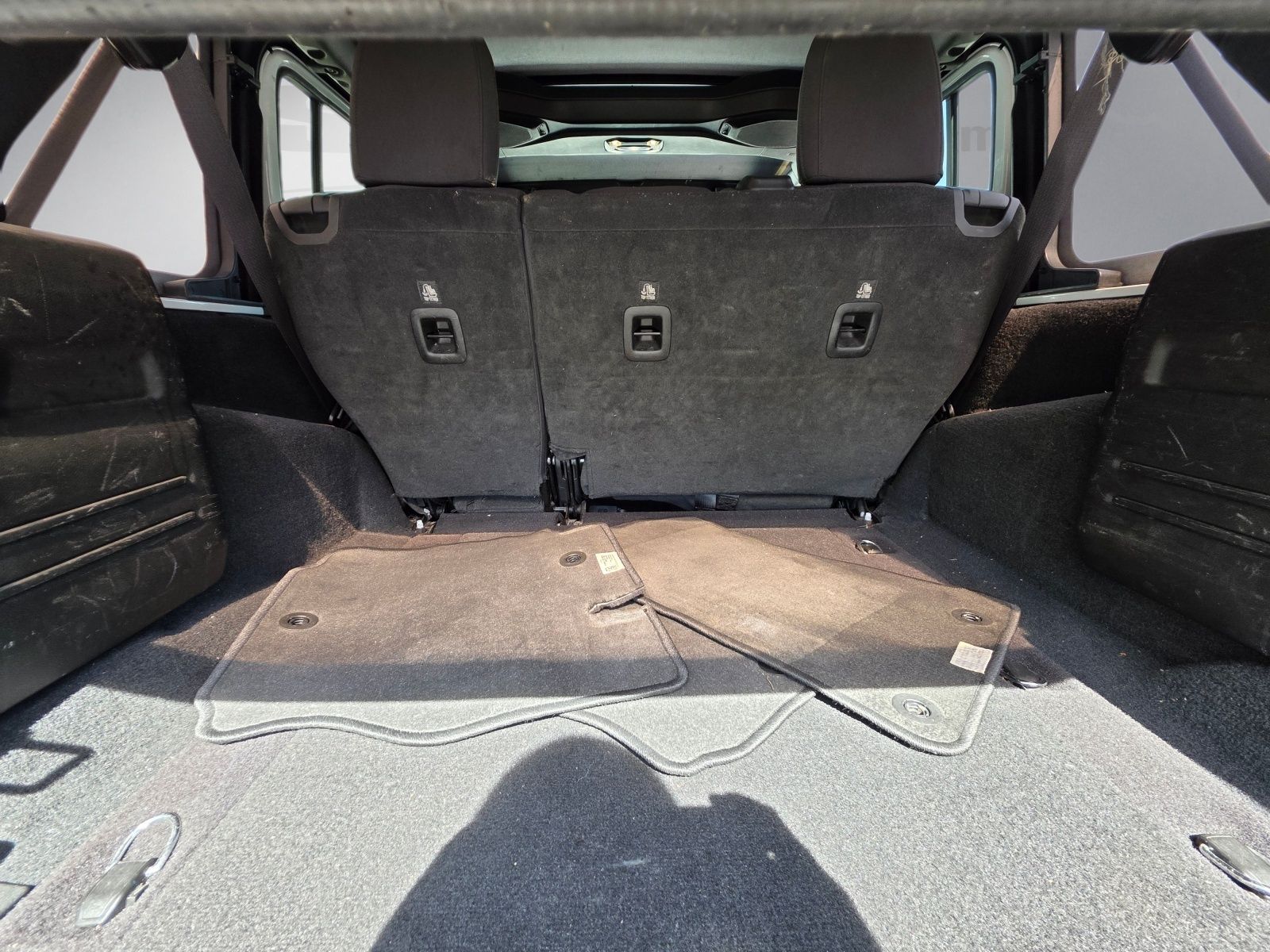 Used 2023 White Jeep Sport S image 24