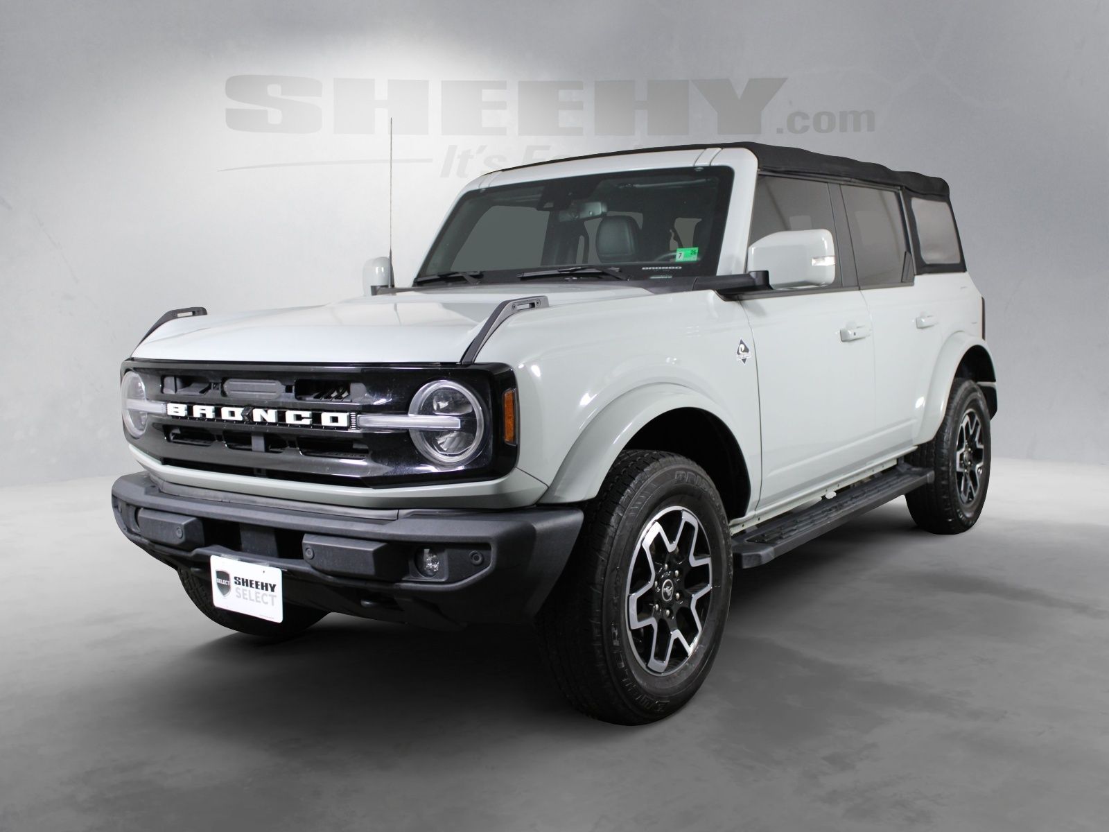 Used 2022 Gray Ford Outer Banks image 4