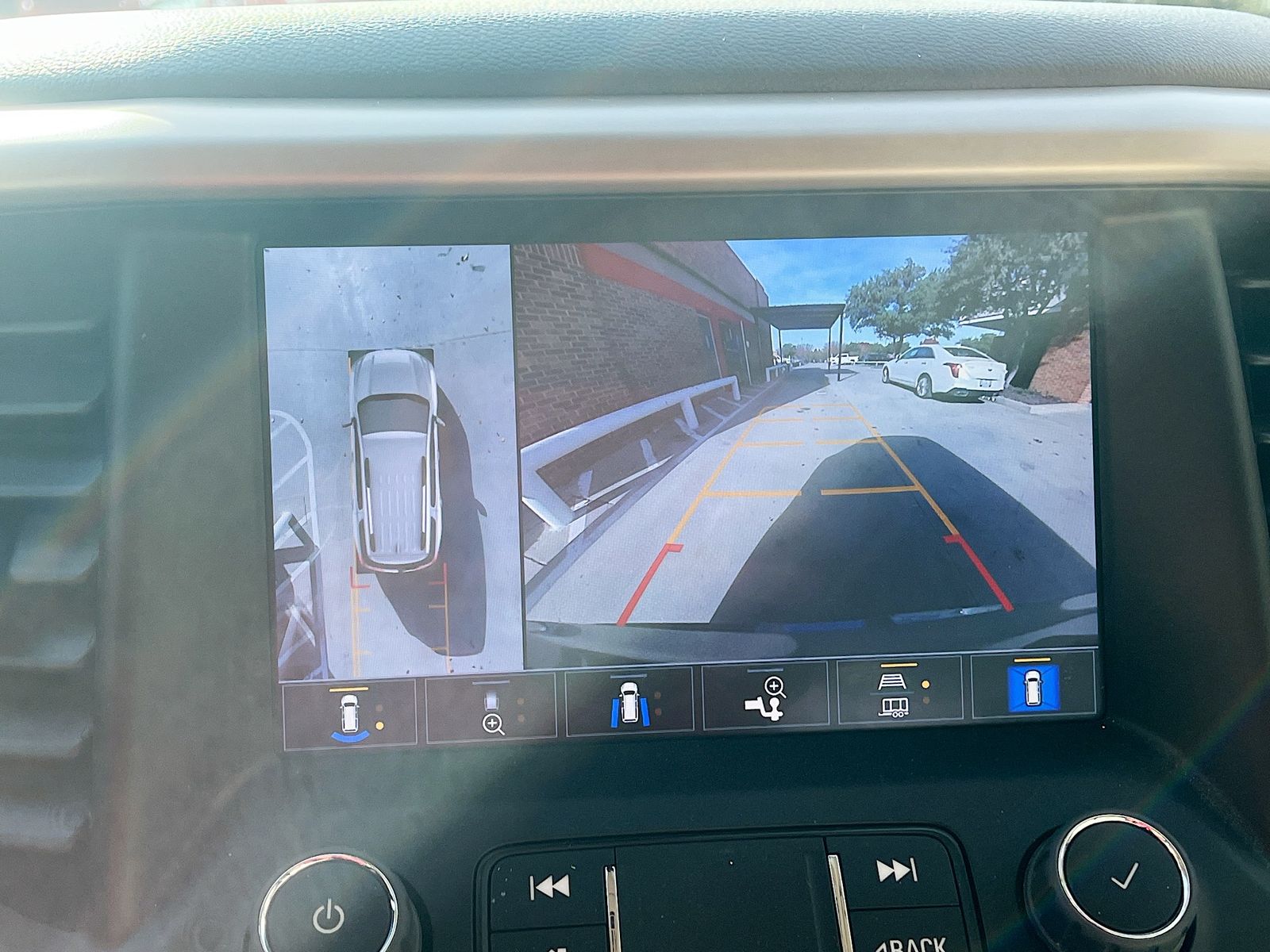 2023 GMC Acadia Denali - Photo 14