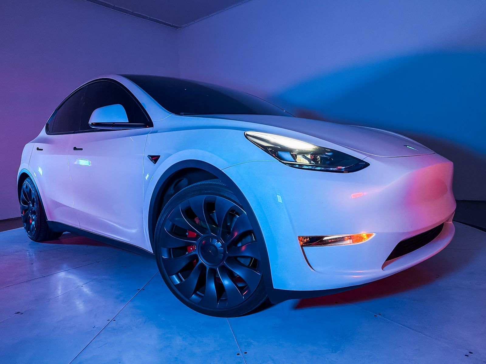 Used 2024 Tesla Model Y Performance with VIN 7SAYGDEF0RA300820 for sale in Scottsdale, AZ
