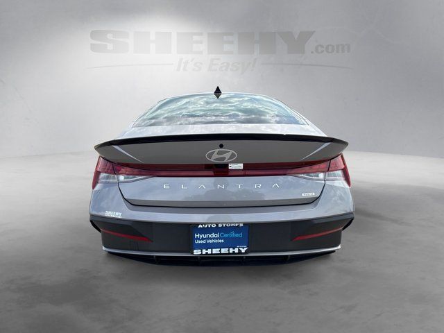 Used 2025  Hyundai SEL Sport image 15