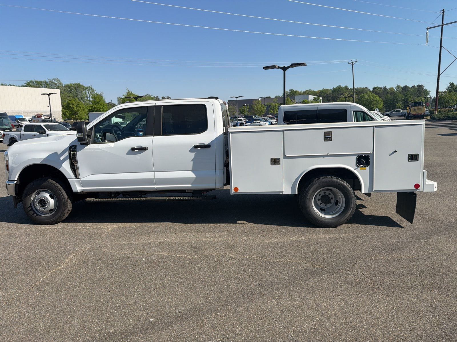 New 2026 Oxford White Ford XL image 13