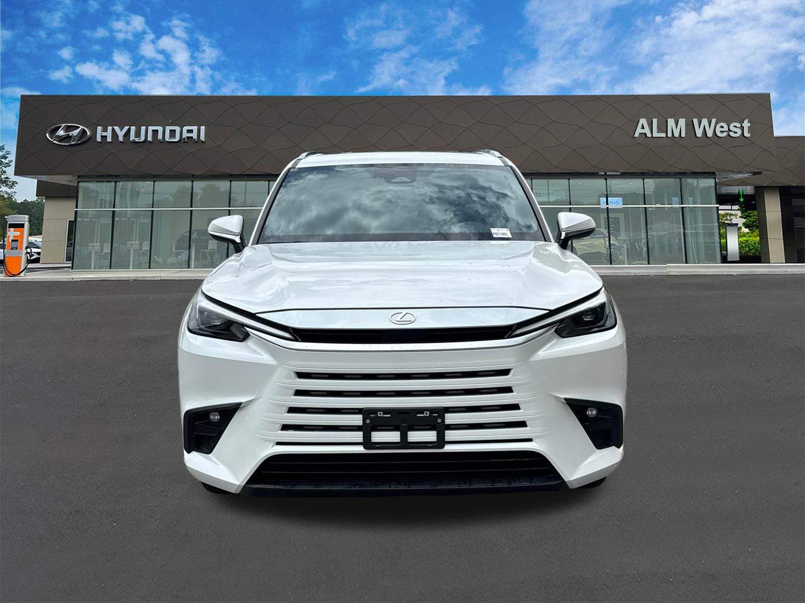 Used 2024 Pearl Lexus 350 image 2