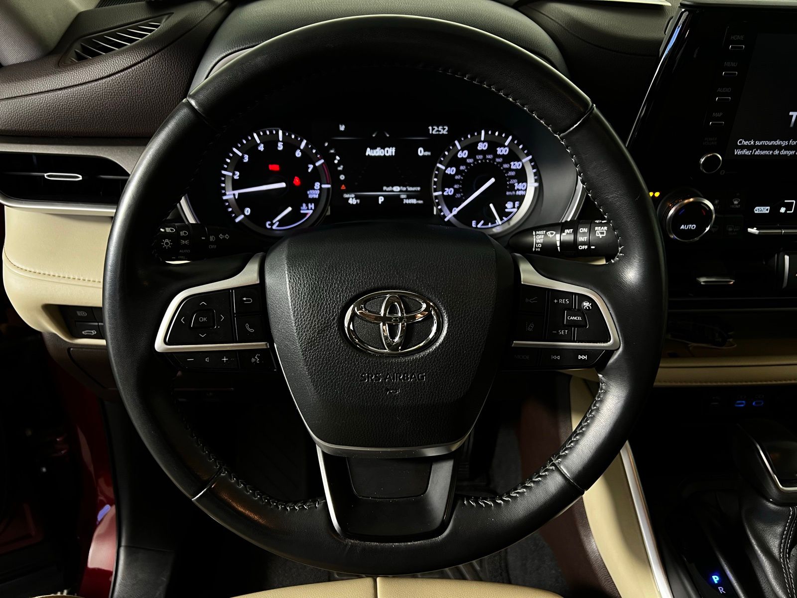 Thumbnail: 2022 Toyota Highlander - 9