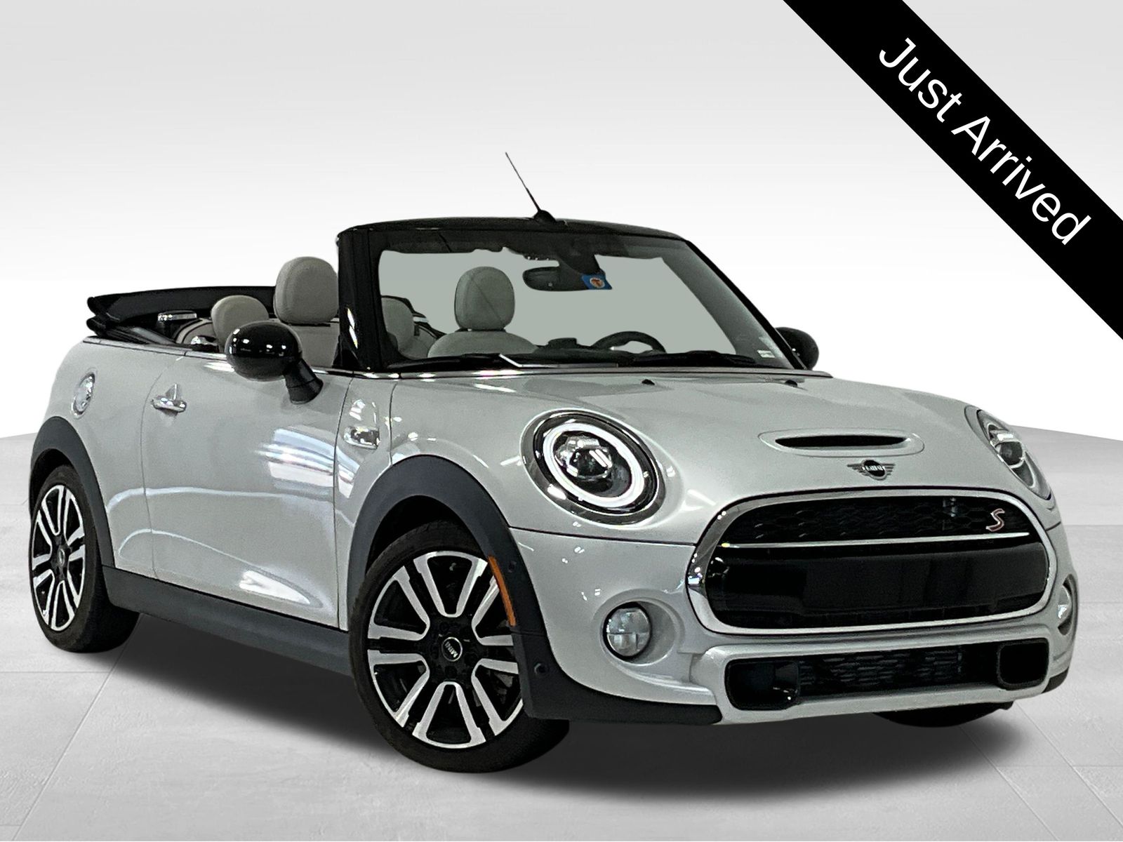 White Silver Metallic 2019 MINI Cooper S Convertible FWD Convertible Front-Wheel Drive 6-Speed Automatic