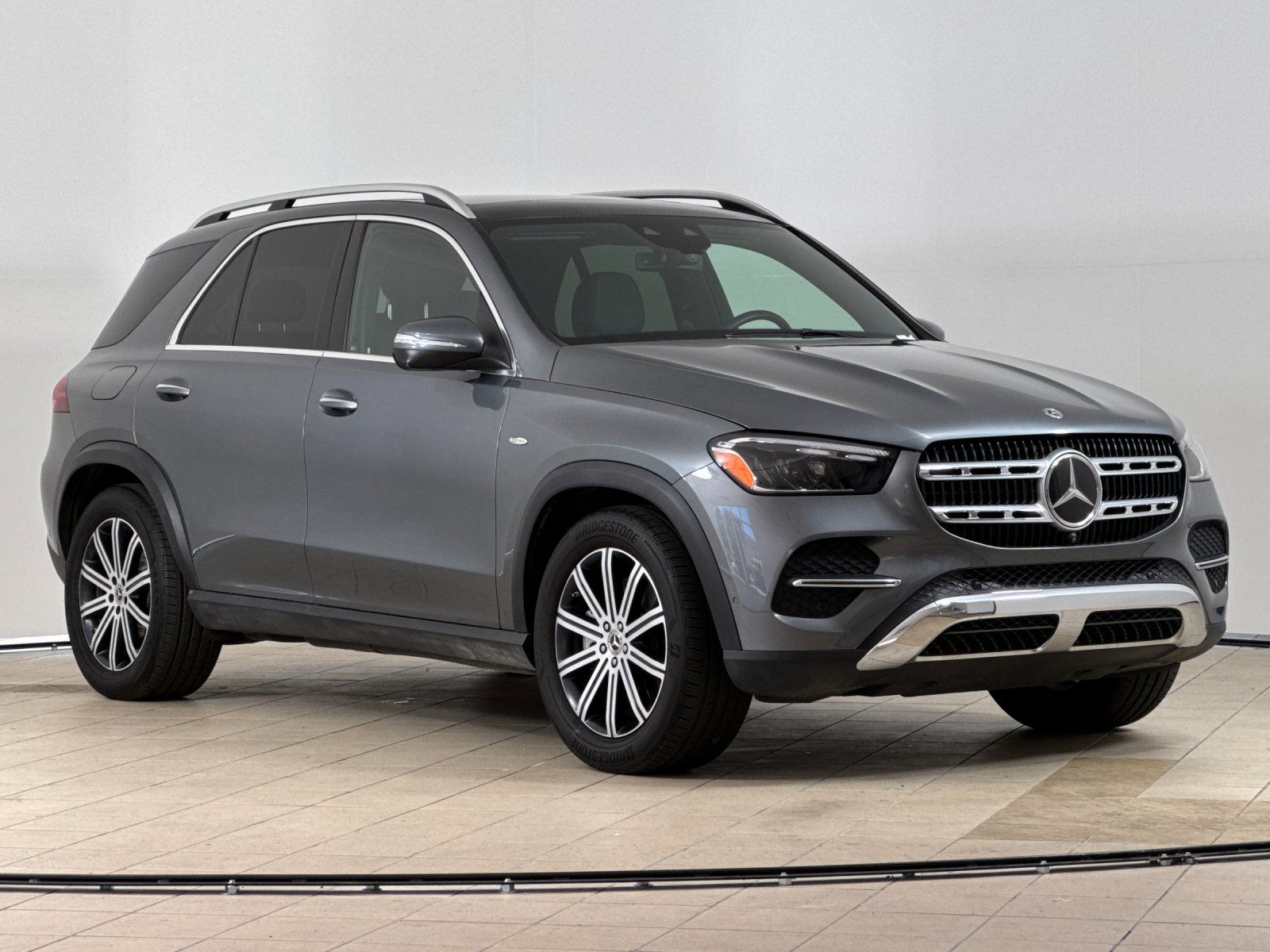 2025 Mercedes-Benz GLE GLE 450e — full photo 8 of 29