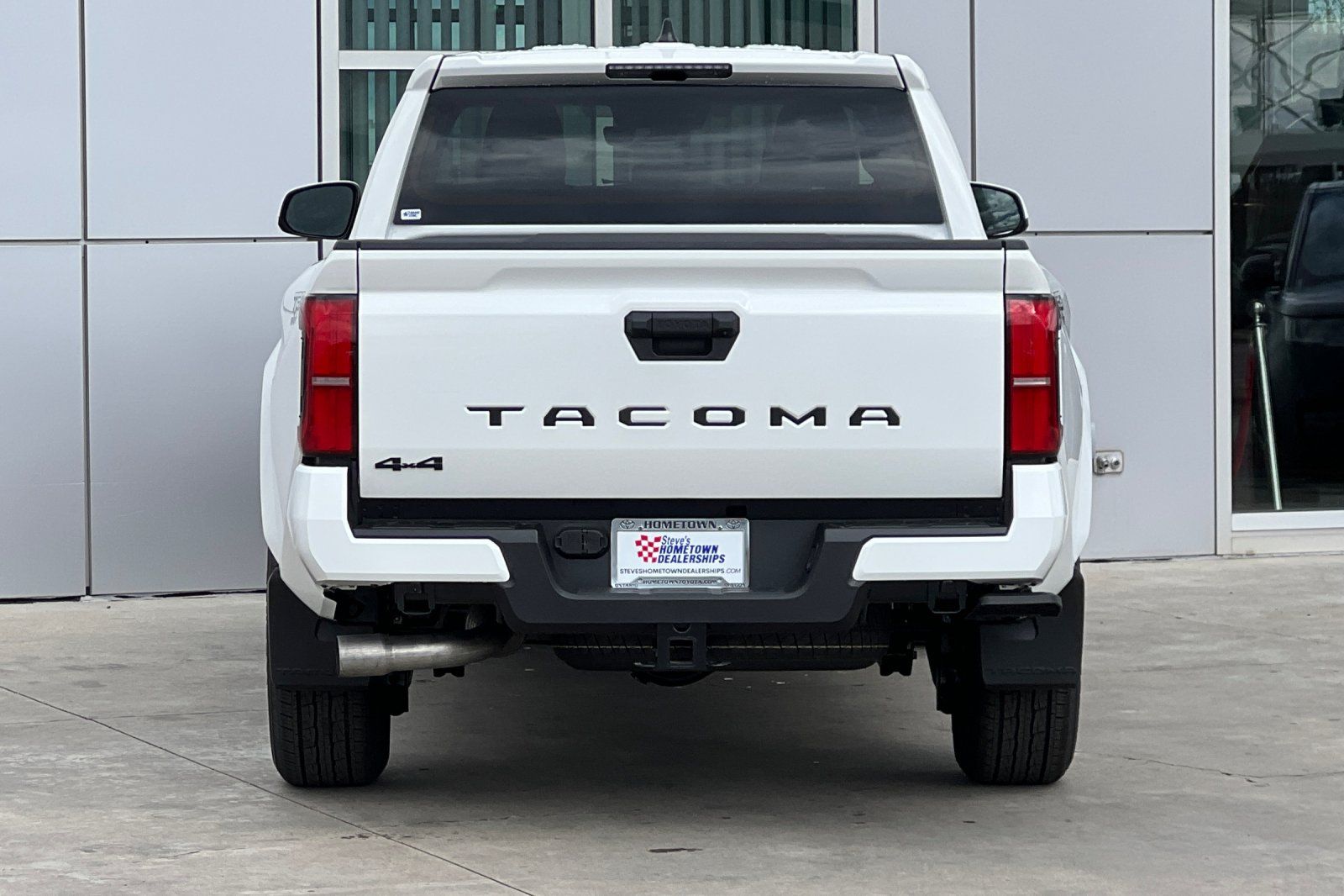 View vehicle photo 5