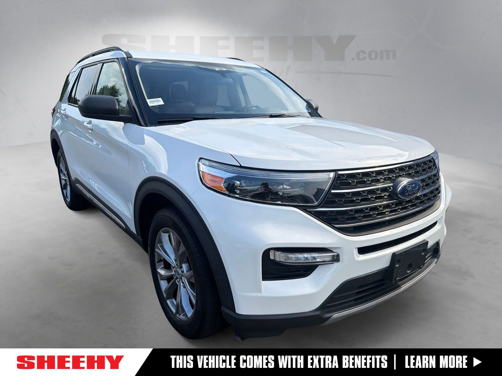 Star White Metallic Tri-Coat 2023 Ford Explorer SUV / Crossover All-Wheel Drive Automatic