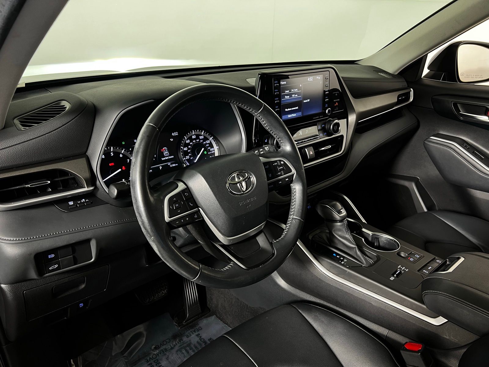 Thumbnail: 2022 Toyota Highlander - 12