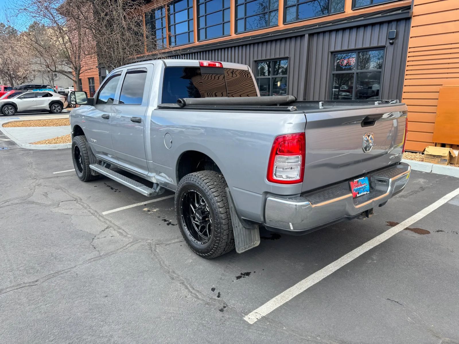 View vehicle photo 3