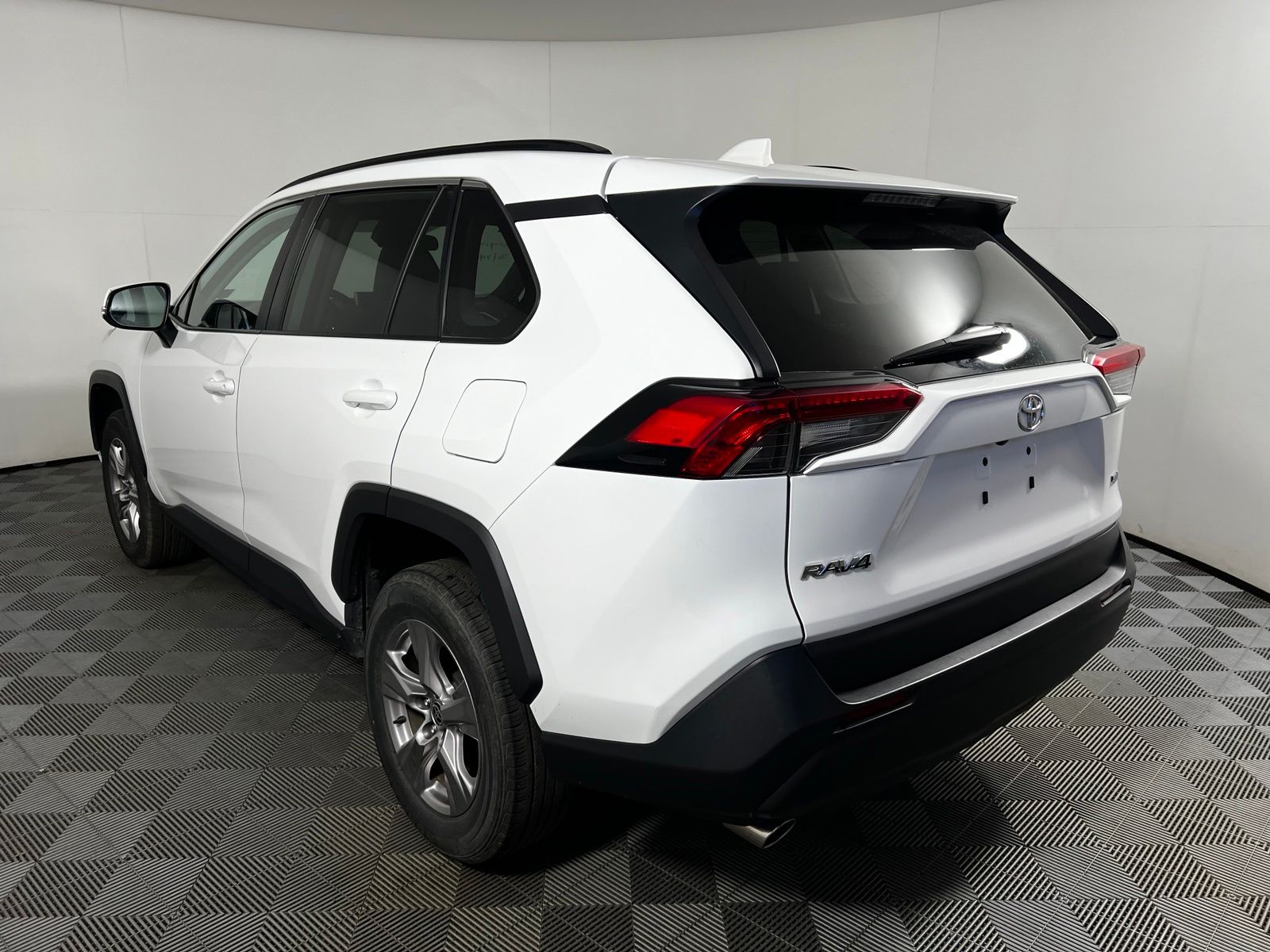 Thumbnail: 2025 Toyota RAV4 - 7