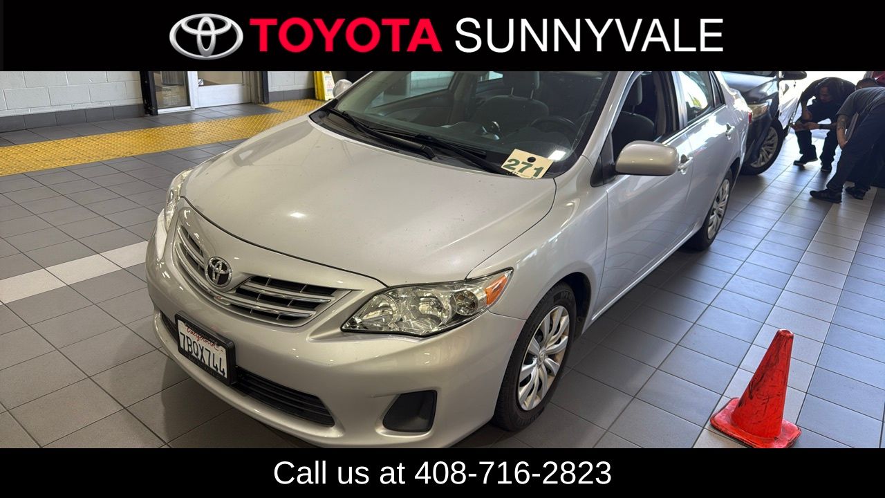 Classic Silver Metallic 2013 Toyota Corolla LE Sedan Front-Wheel Drive 4-Speed Automatic