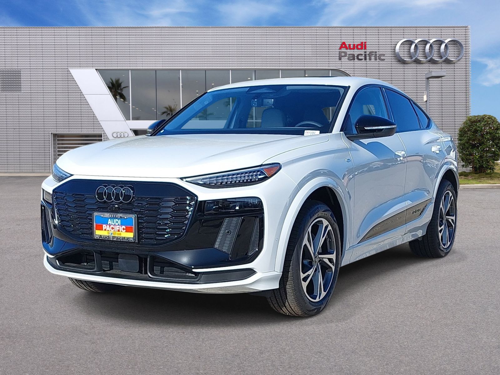 GLACIER WHITE 2027 Audi Q6 e-tron Sportback SUV / Crossover All-Wheel Drive Automatic