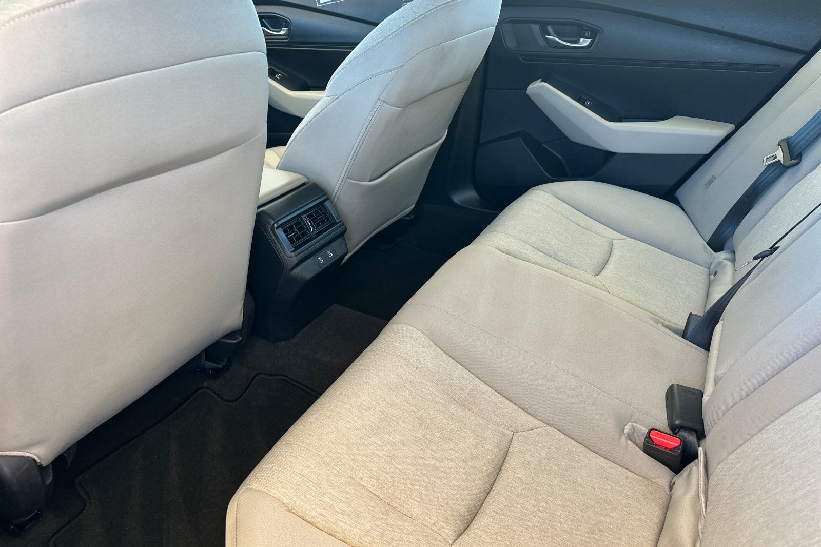 2025 Honda Accord SE - Photo 11