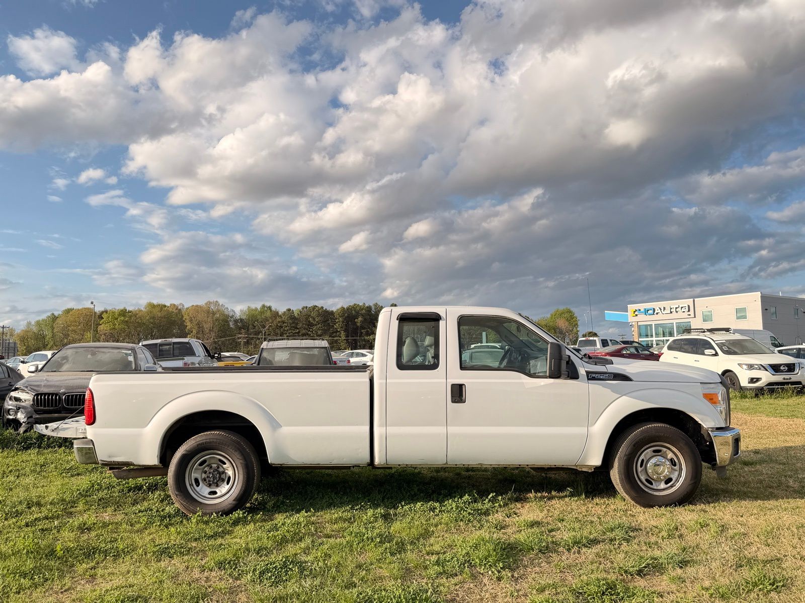 View vehicle photo 4