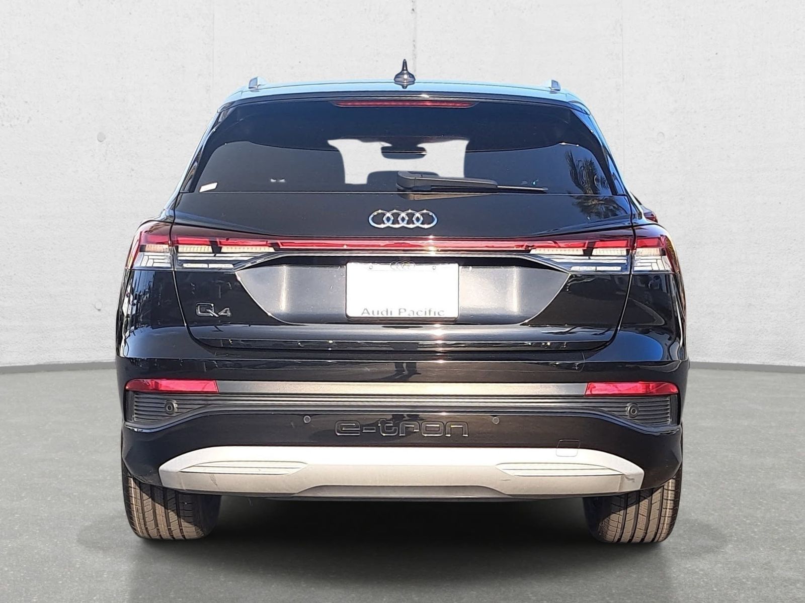 View vehicle photo 6