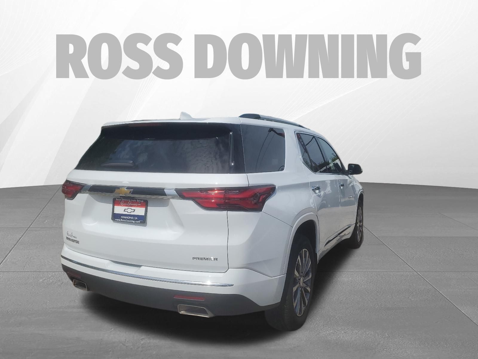 2023 Chevrolet Traverse Premier White at Royal Nissan