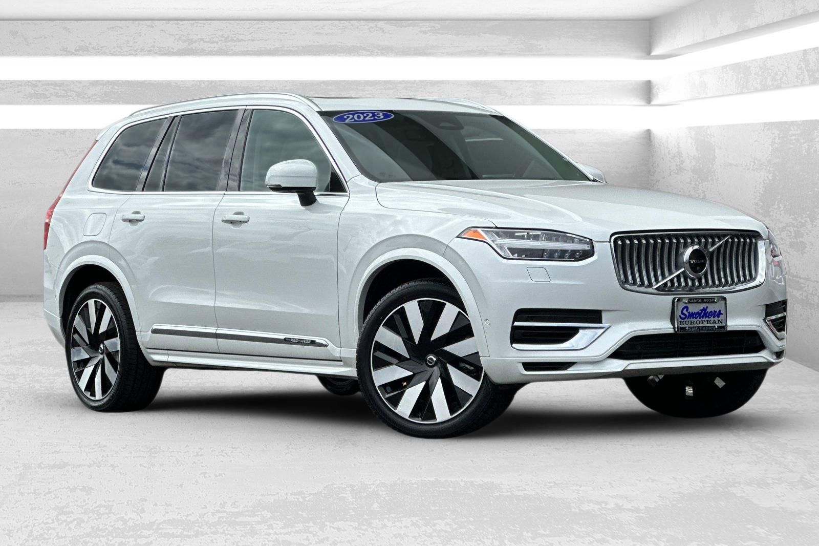 2023 Volvo XC90 Recharge T8 Ultimate Bright Theme 6-Passenger eAWD   