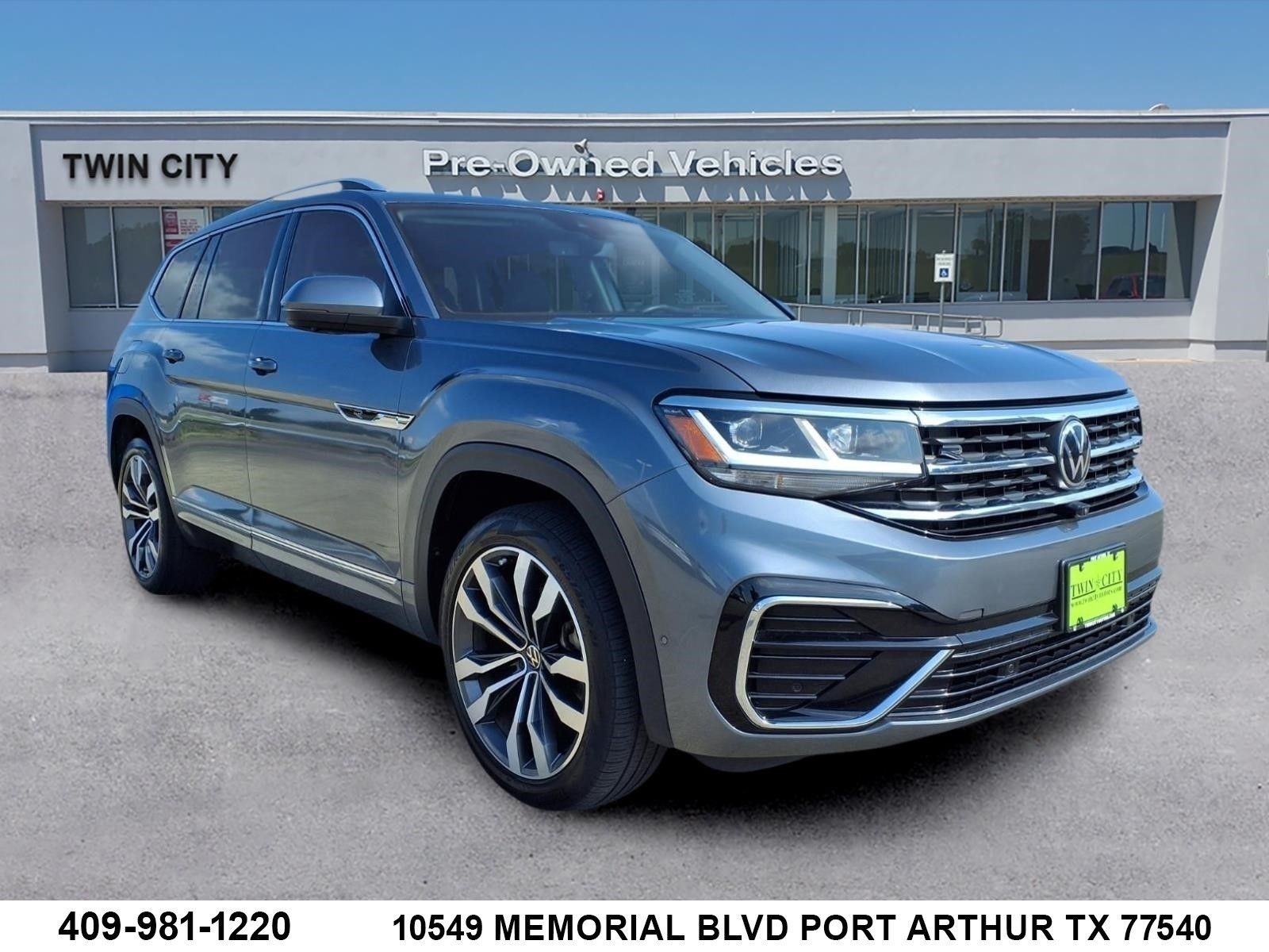 2023 Volkswagen Atlas 3.6L SEL Premium R-Line 4MOTION's photo