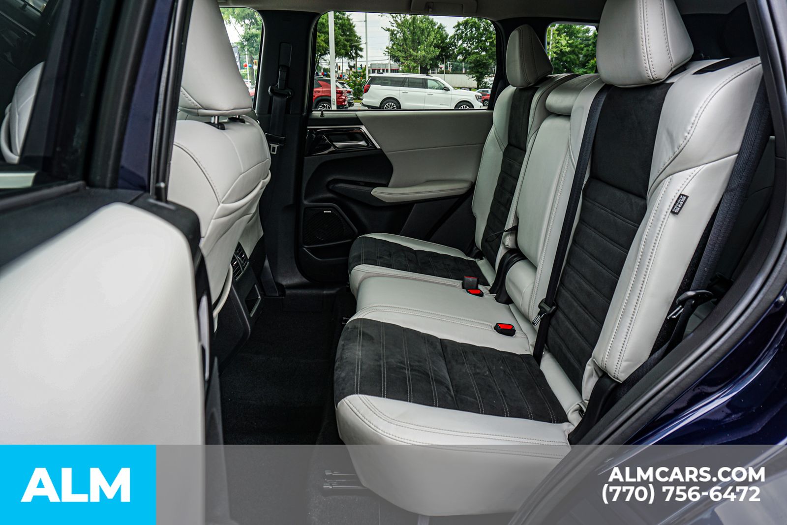 Used 2025 Blue Mitsubishi SE image 23