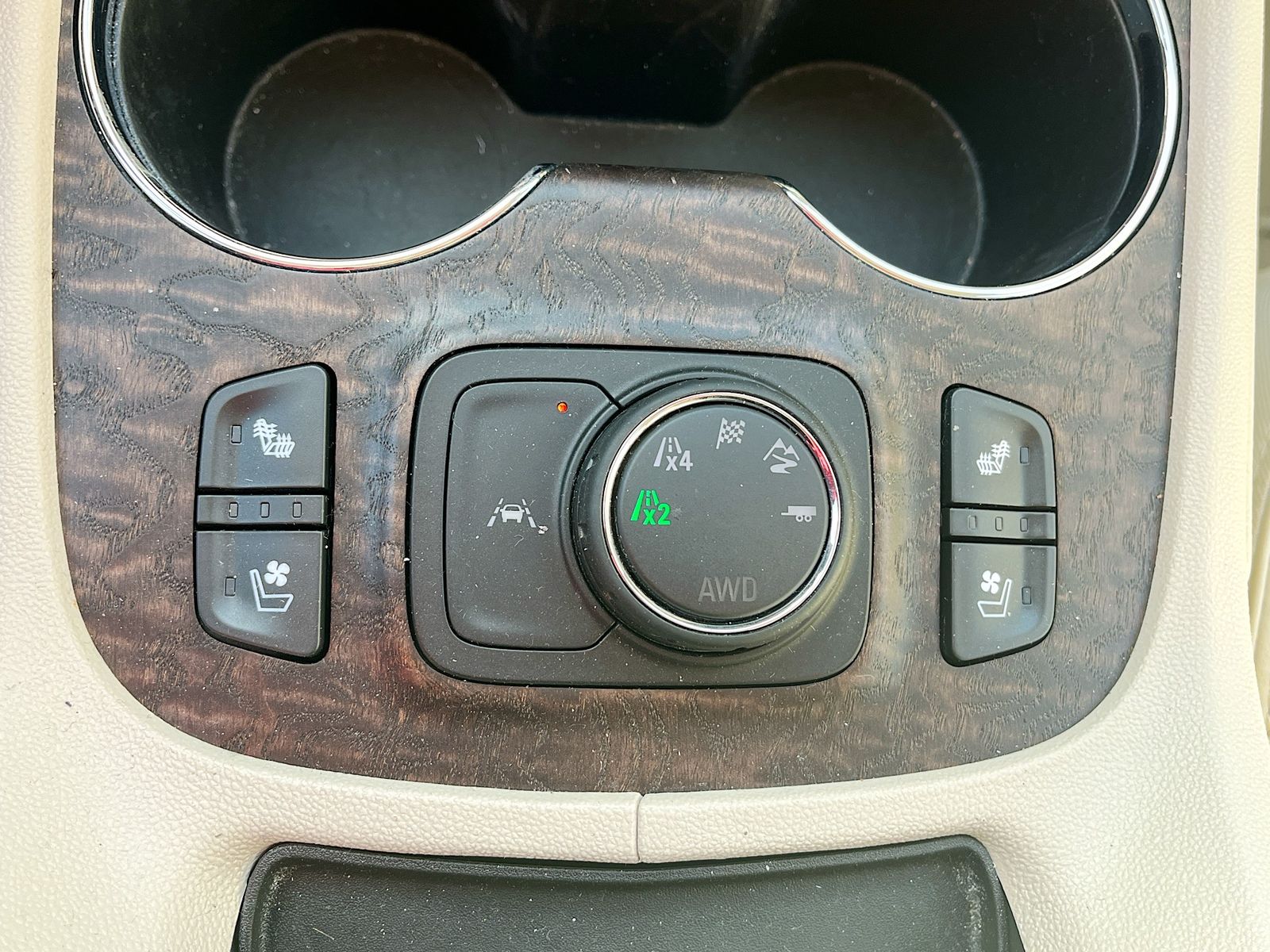 2023 GMC Acadia Denali - Photo 21
