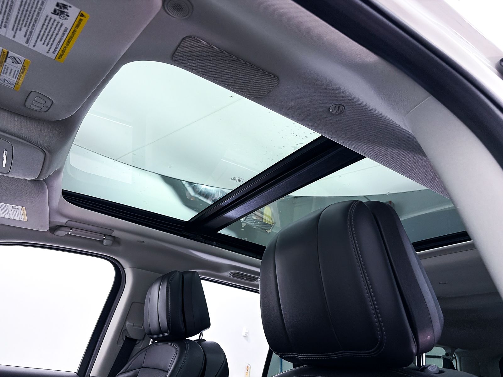 Used White Metallic 2025 Lincoln Navigator L Reserve for Sale in