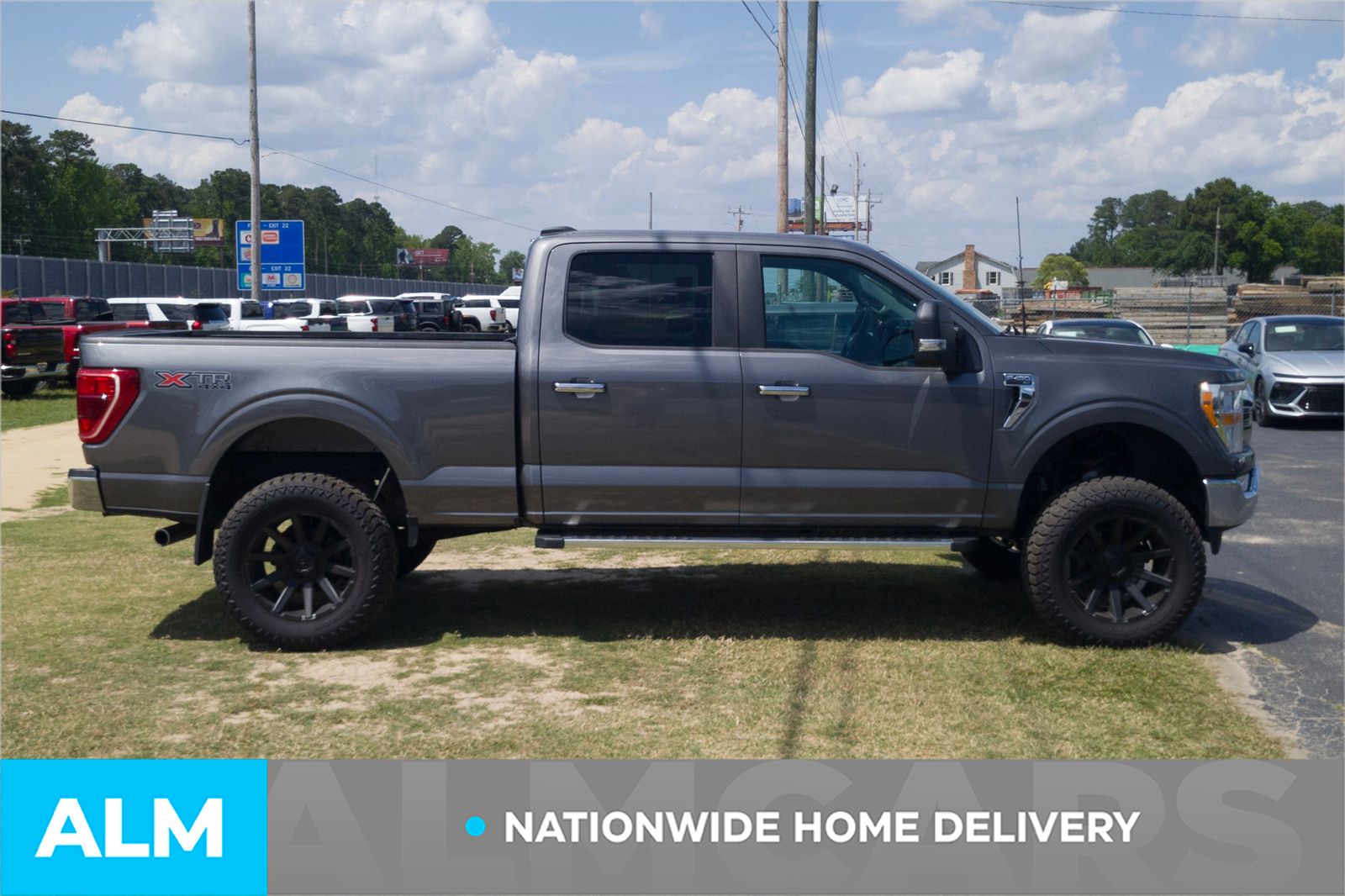 Used 2023  Ford XLT image 5