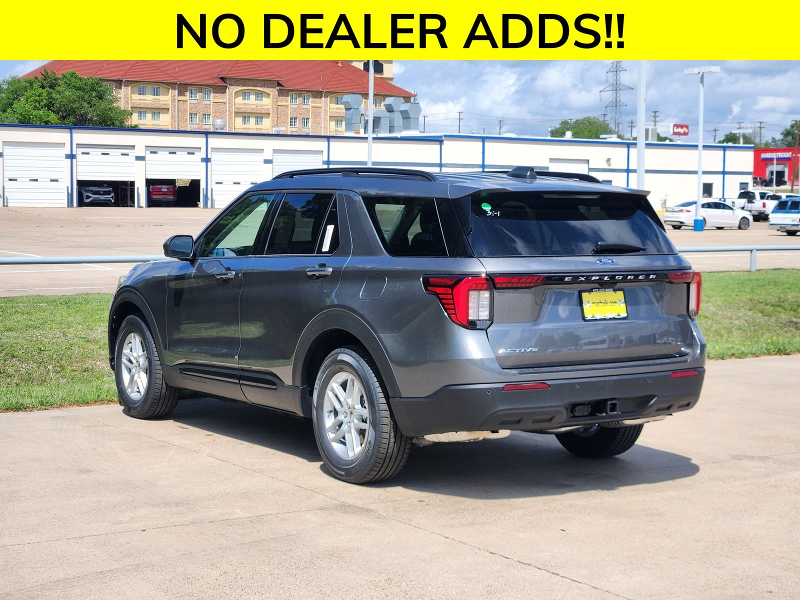 View vehicle photo 3