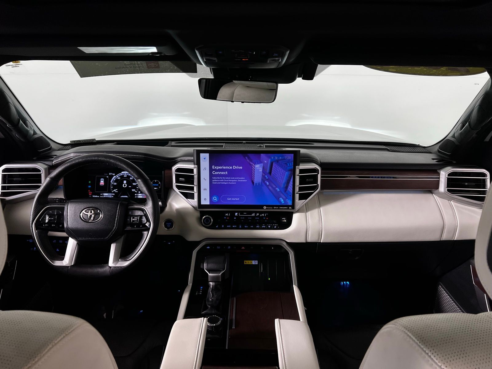 Thumbnail: 2023 Toyota Sequoia - 31