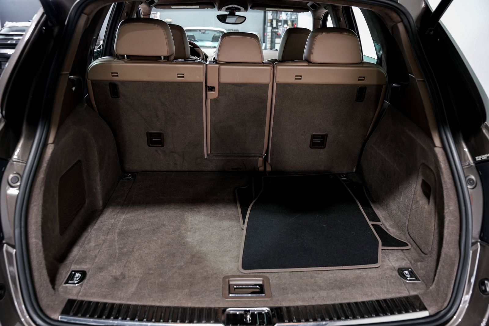 2013 Porsche Cayenne Turbo — photo 52