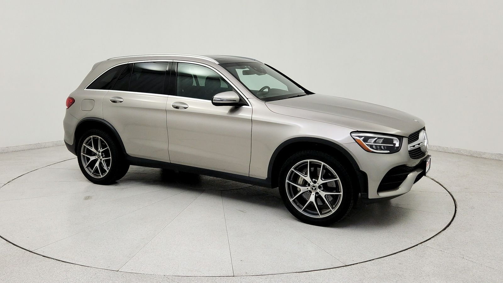Used 2020  Mercedes-Benz GLC 300 image 9