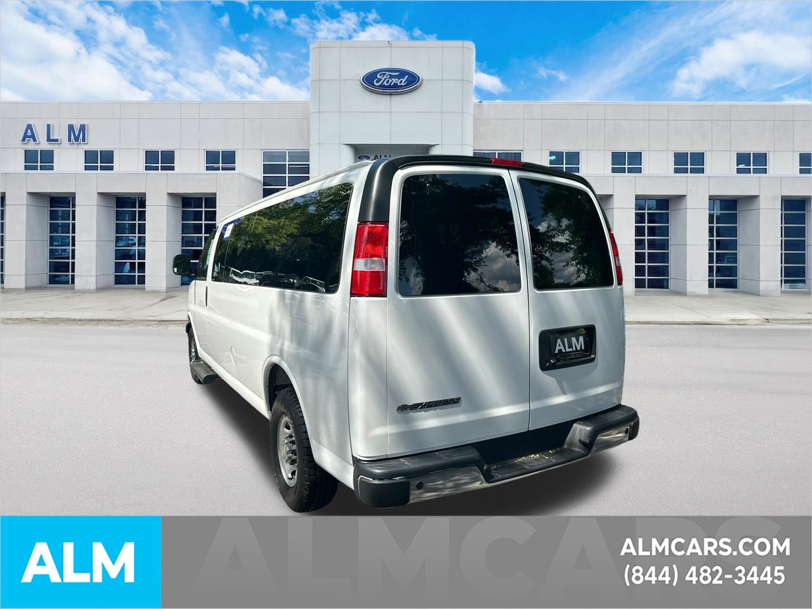 Used 2025 White Chevrolet LT image 8