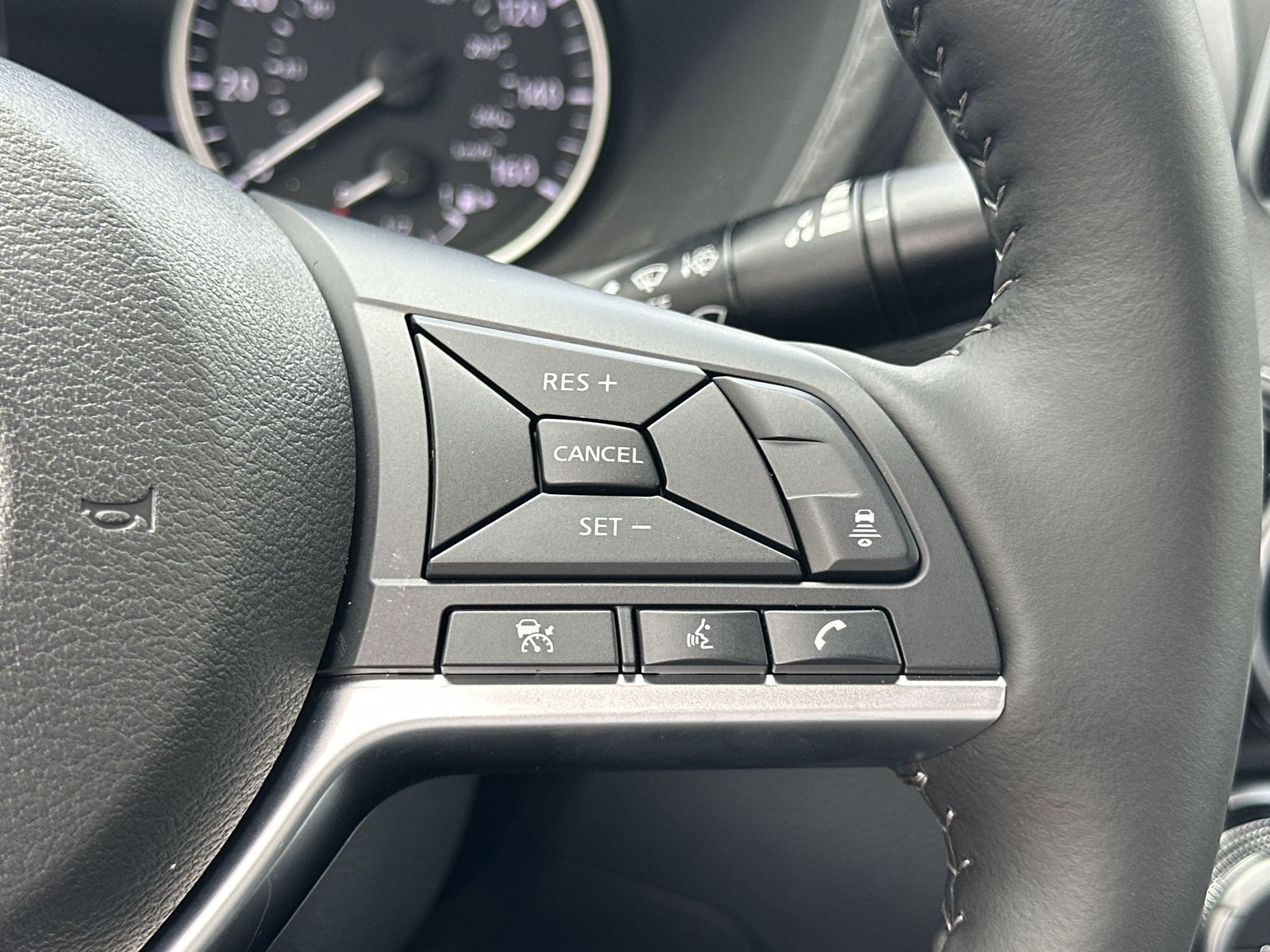 2025 Nissan Sentra SV photo 10