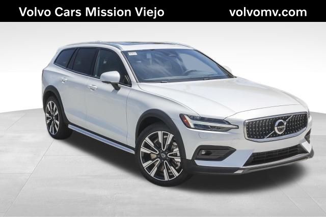 2025 Volvo V60 Cross Country B5 Ultra AWD