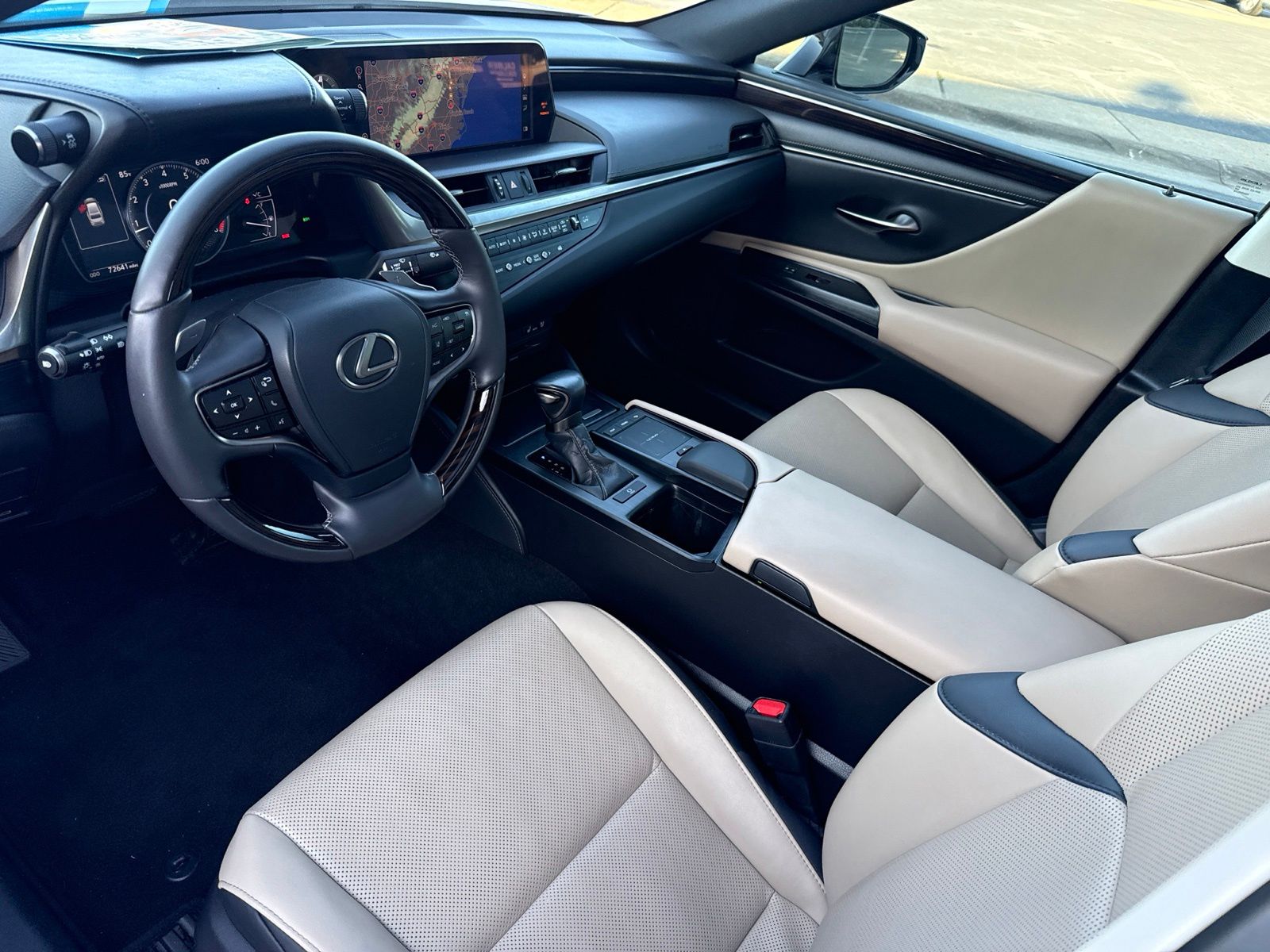 Used 2021 White Lexus 350 image 7