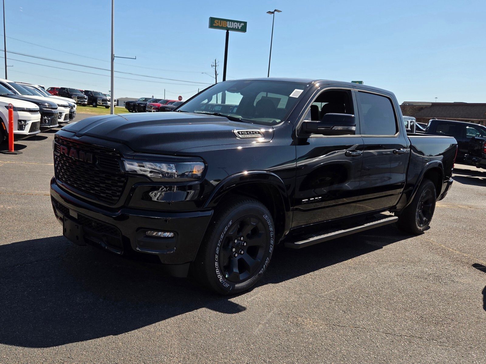 Diamond Black Crystal Pearlcoat 2026 RAM 1500 Big Horn Crew Cab 4WD Pickup Truck Four-Wheel Drive 8-Speed Automatic
