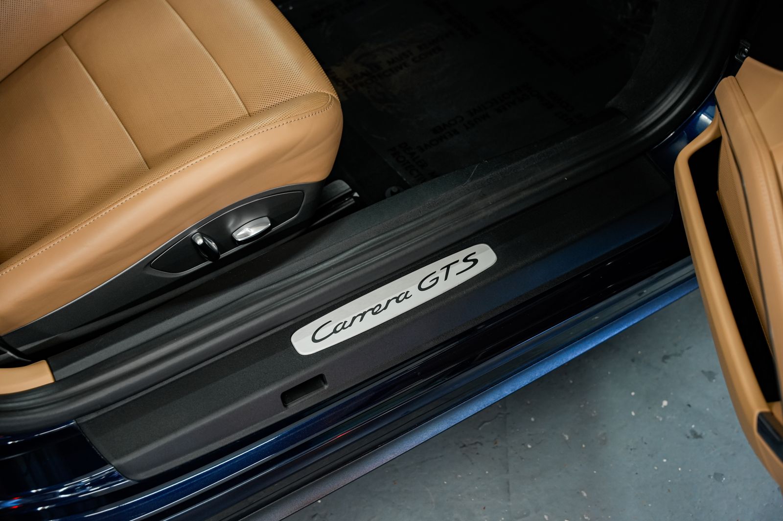 2018 Porsche 911 Carrera GTS — photo 25