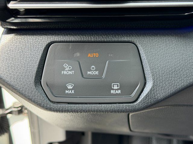 Used 2024 White Volkswagen S image 39