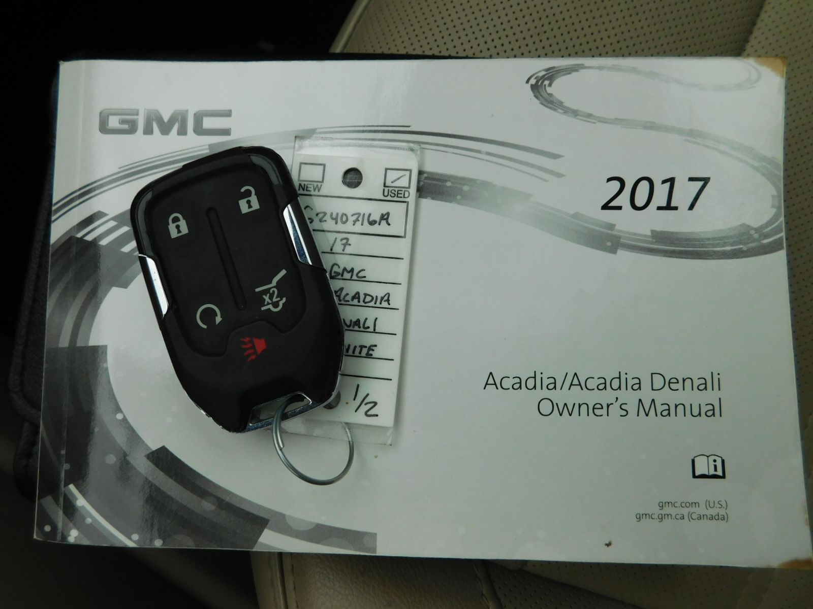 2017 GMC Acadia Denali 23