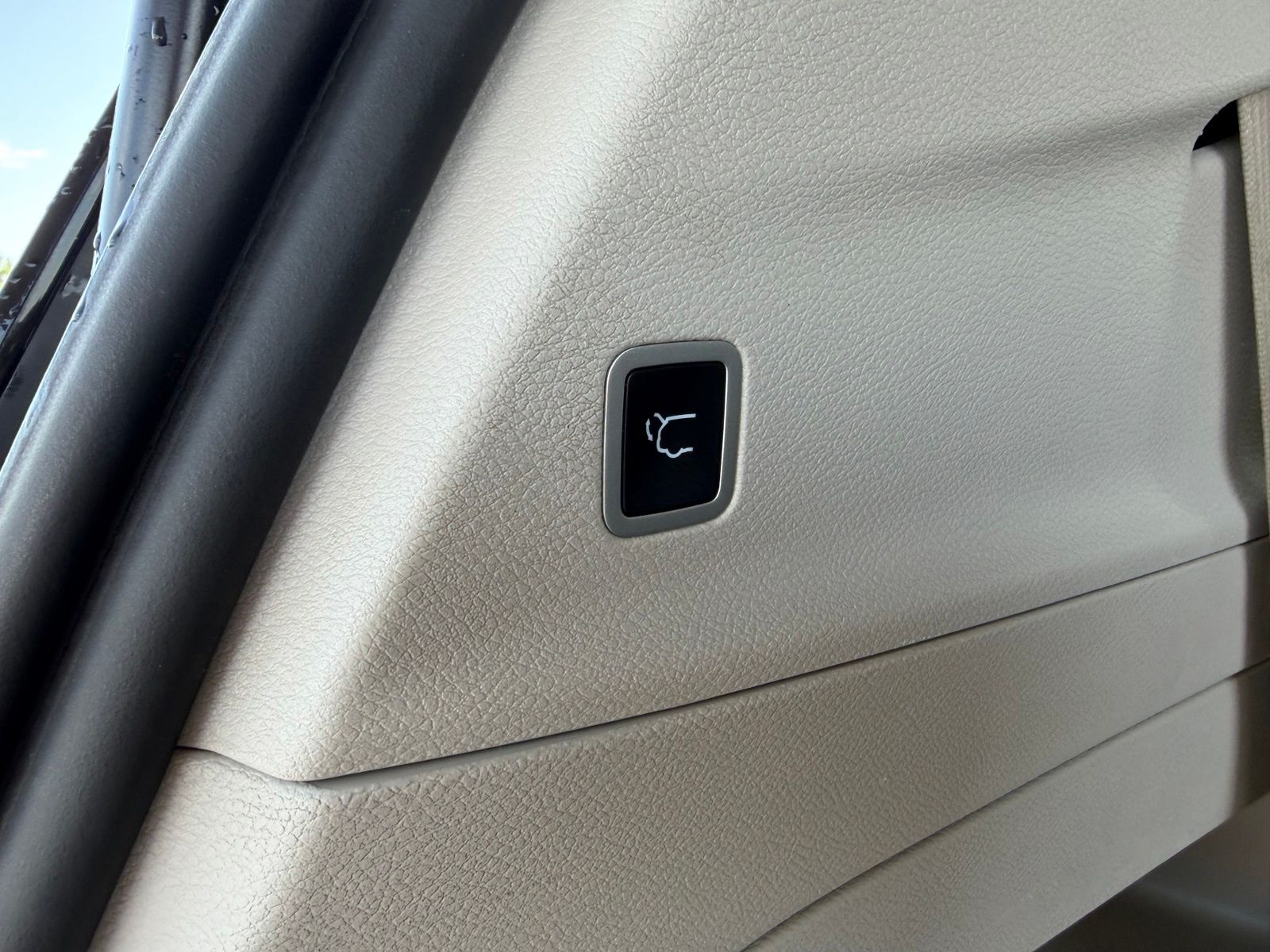 2022 Chrysler Pacifica image 12