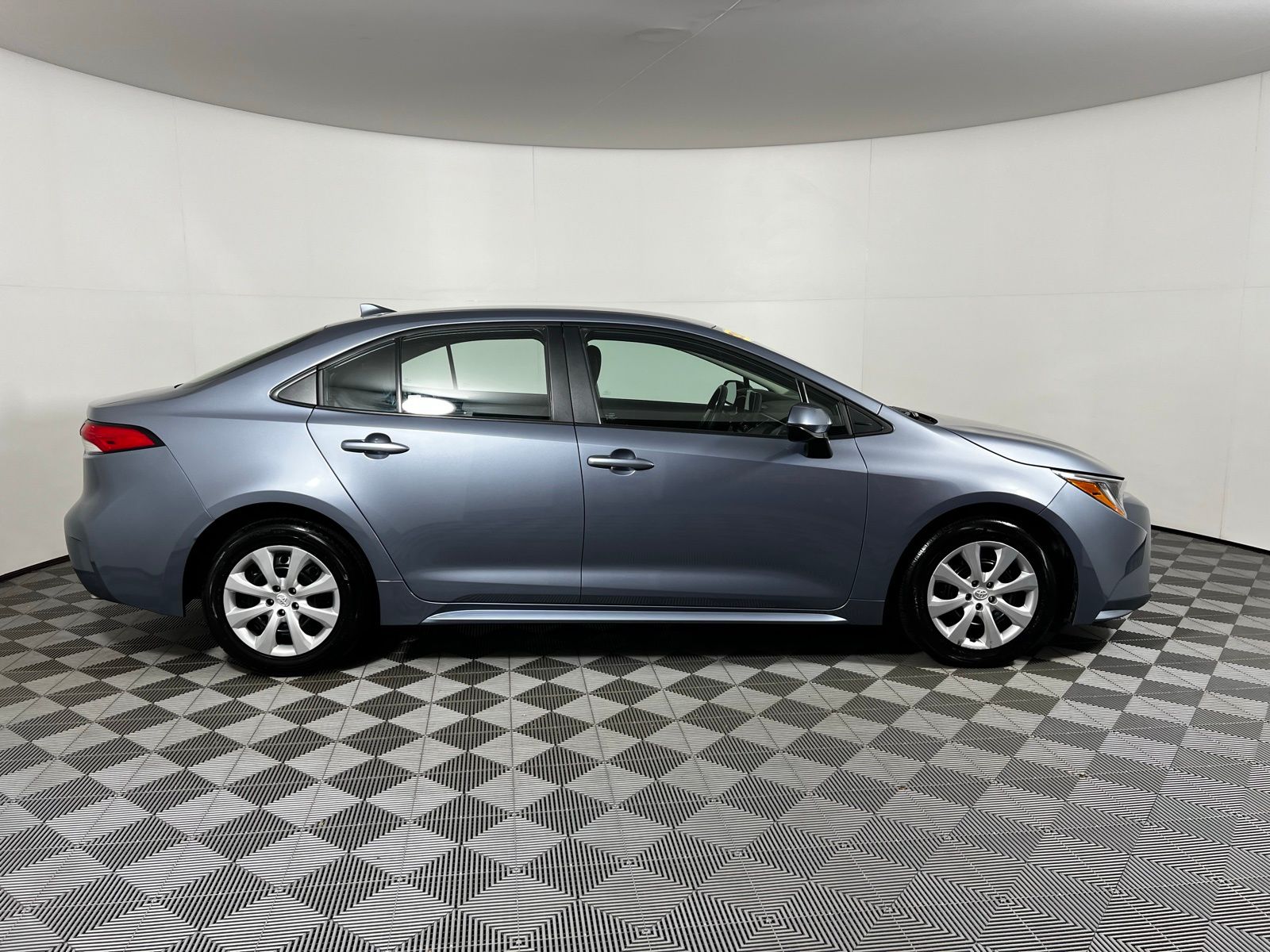 Thumbnail: 2023 Toyota Corolla - 4