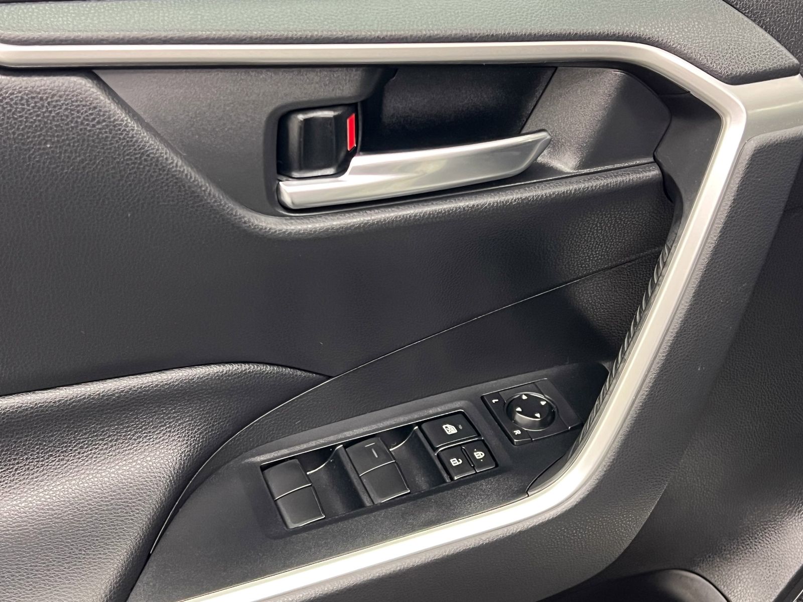 used 2019 Toyota RAV4 car, priced at $23,288