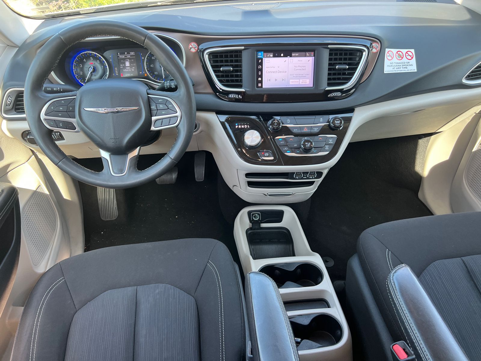 Used 2022 White Chrysler LX image 22