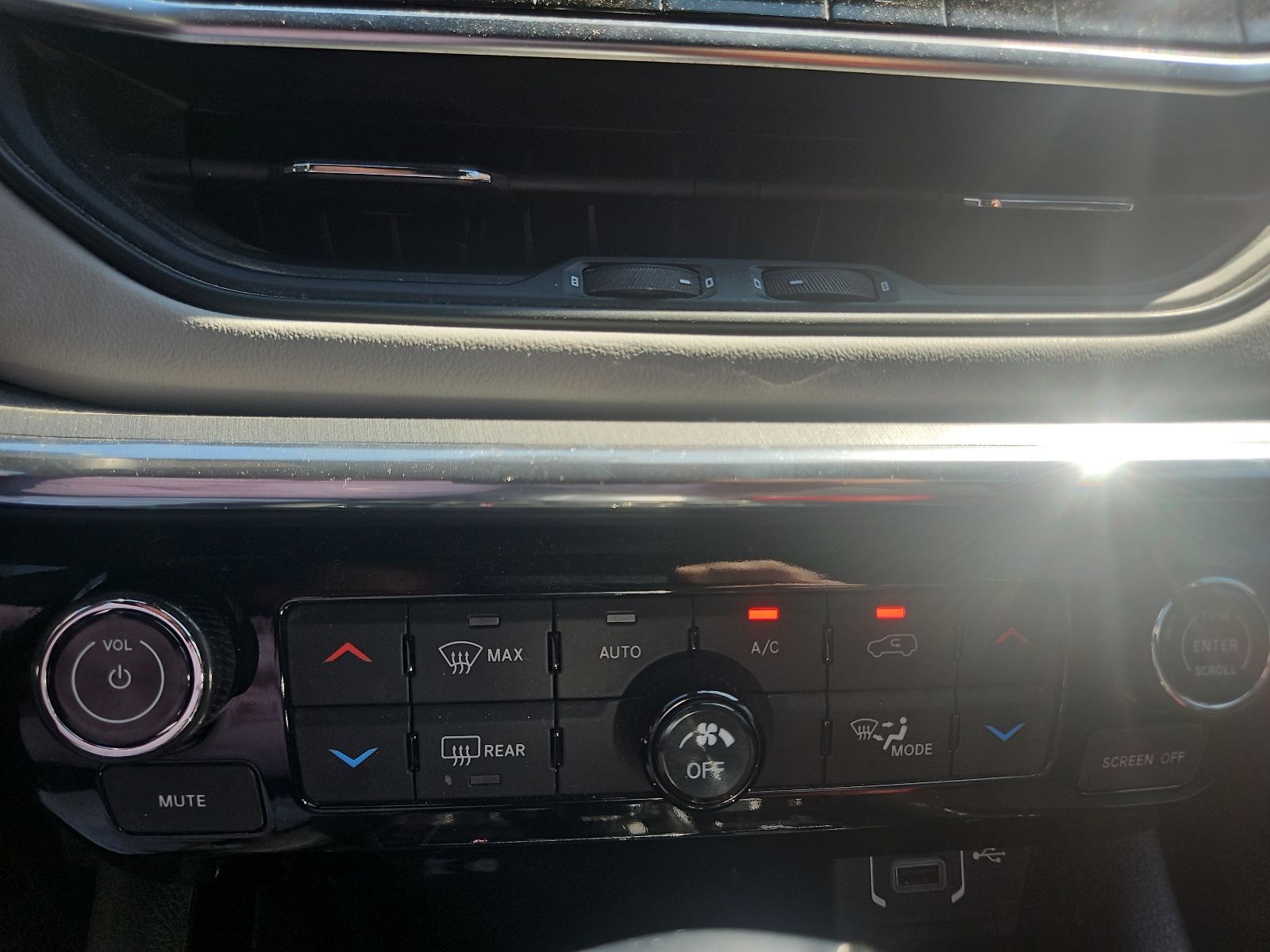 2023 Jeep Compass Limited Gray at River Oaks CDJR